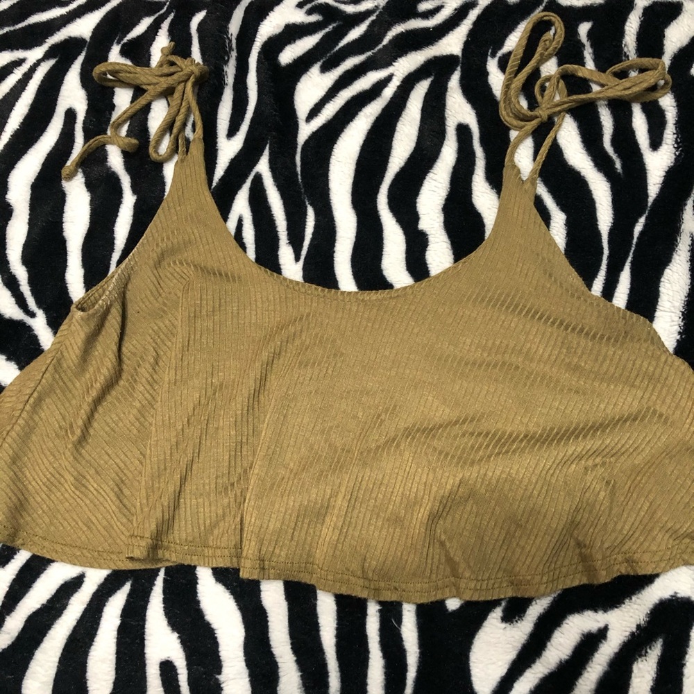 Green crop top